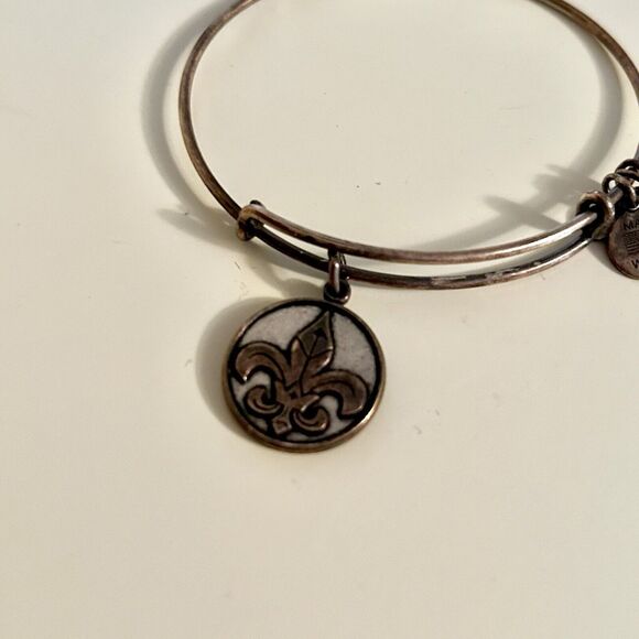 Alex and Ani Bracelet Bangle Silver Fleur De Lis Charm Circle Expandable Wire - Picture 2 of 5